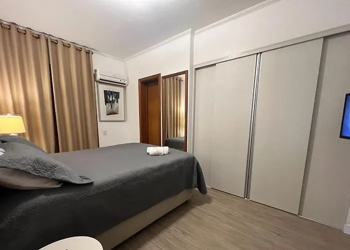 Flat Espaçoso E Confortável No Piazza Navona Apartamento Porto Alegre